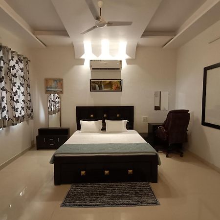 Leela Homestay Jabalpur - Lily - 2 Bhk Luxury Appartment Eksteriør billede