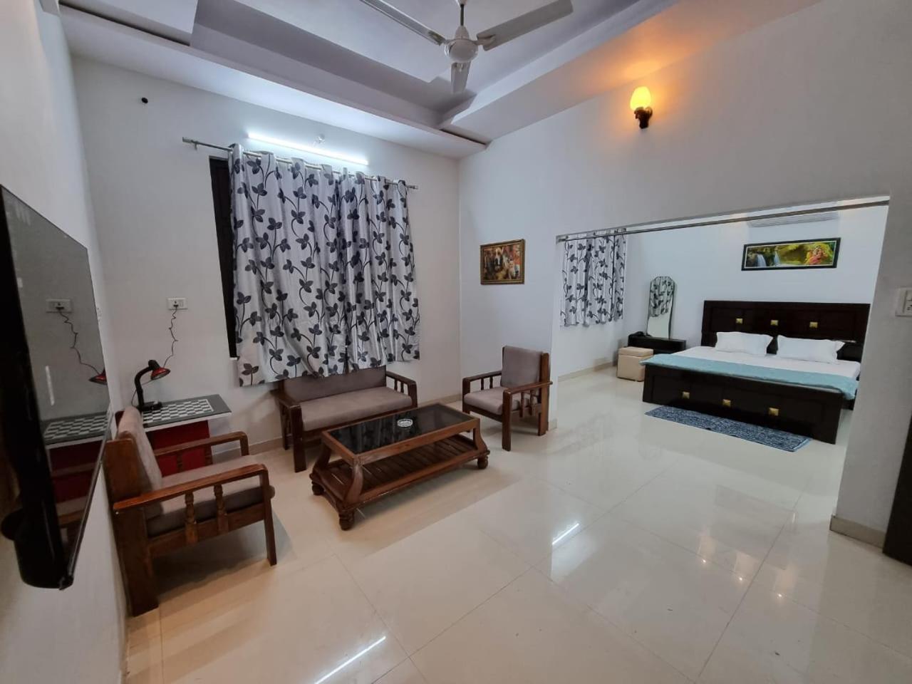 Leela Homestay Jabalpur - Lily - 2 Bhk Luxury Appartment Eksteriør billede