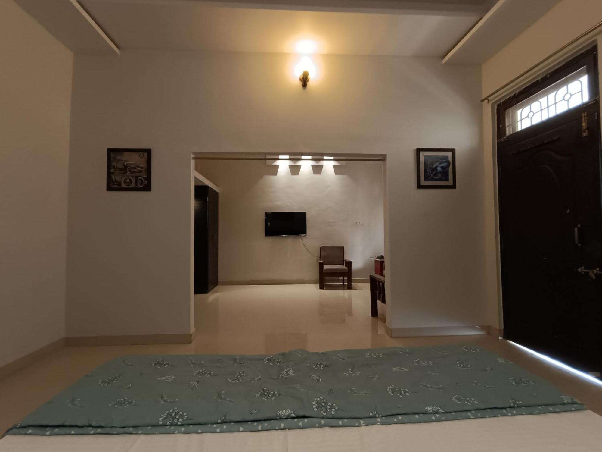 Leela Homestay Jabalpur - Lily - 2 Bhk Luxury Appartment Eksteriør billede